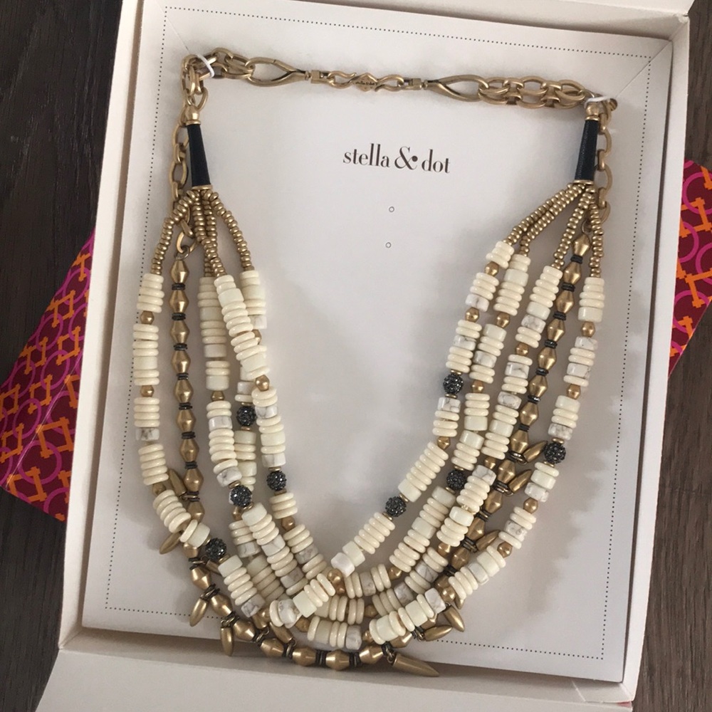 Stella & Dot Necklace